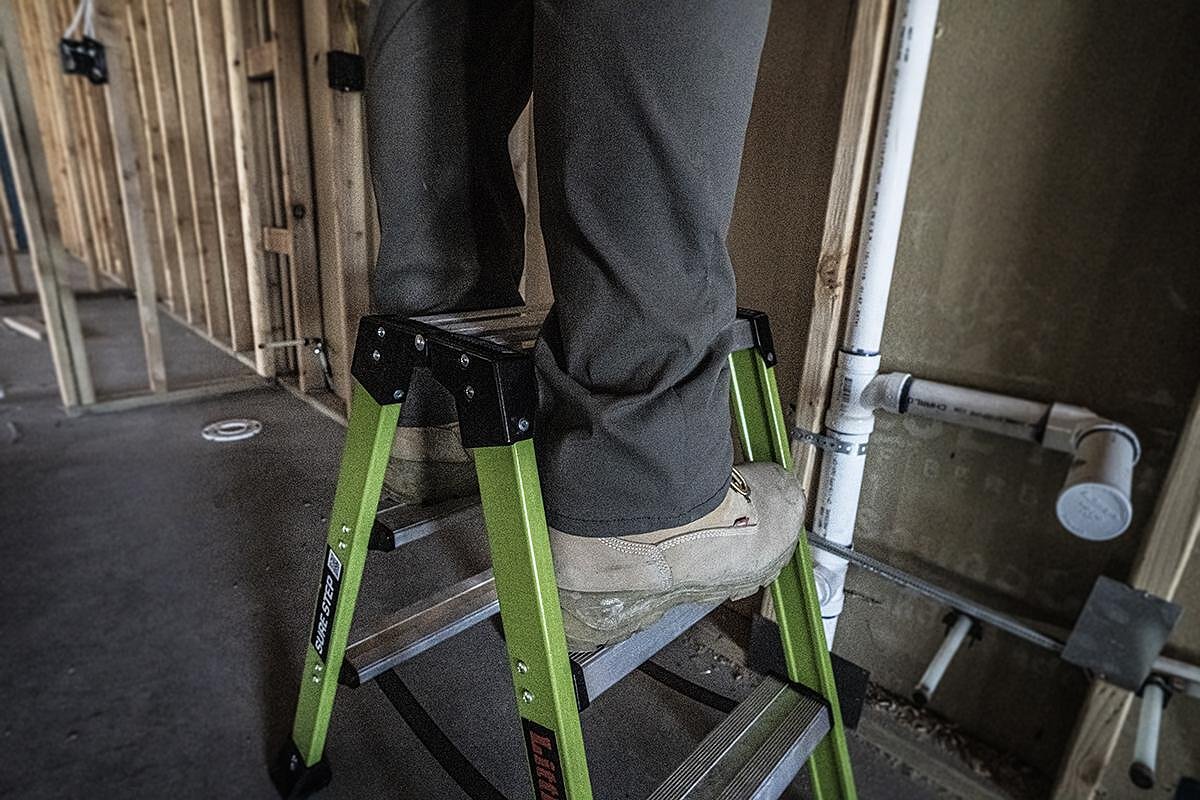 Sure Step™ -fiberglass step stool